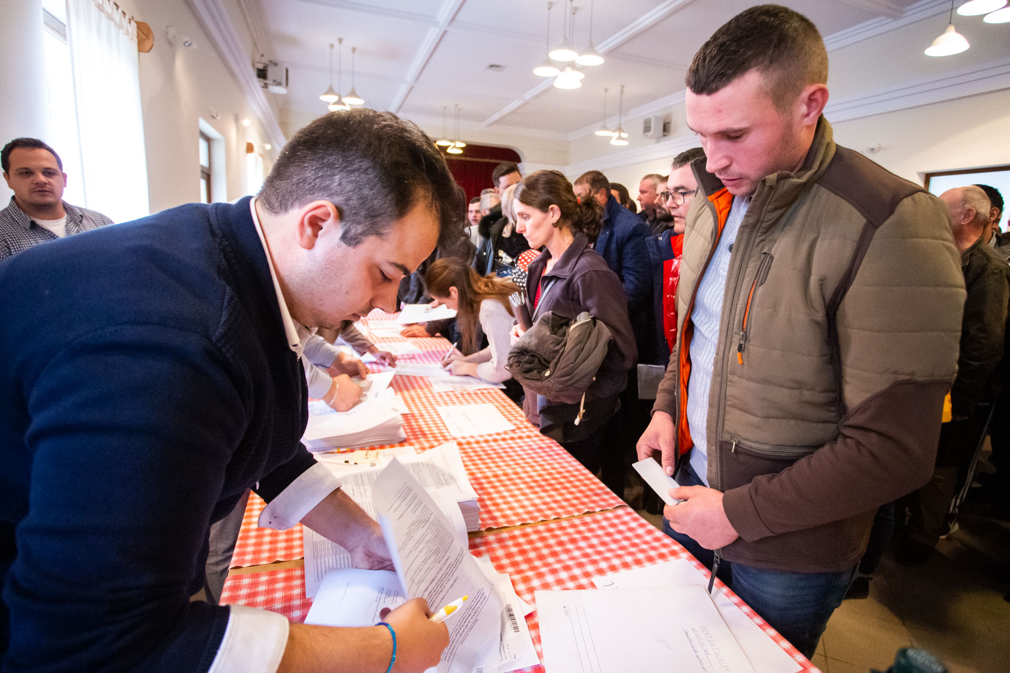 Elkezdődött a támogatási szerződések aláírása - Háromszéken több mint 1200-an pályáztak a Pro Economica Alapítványhoz