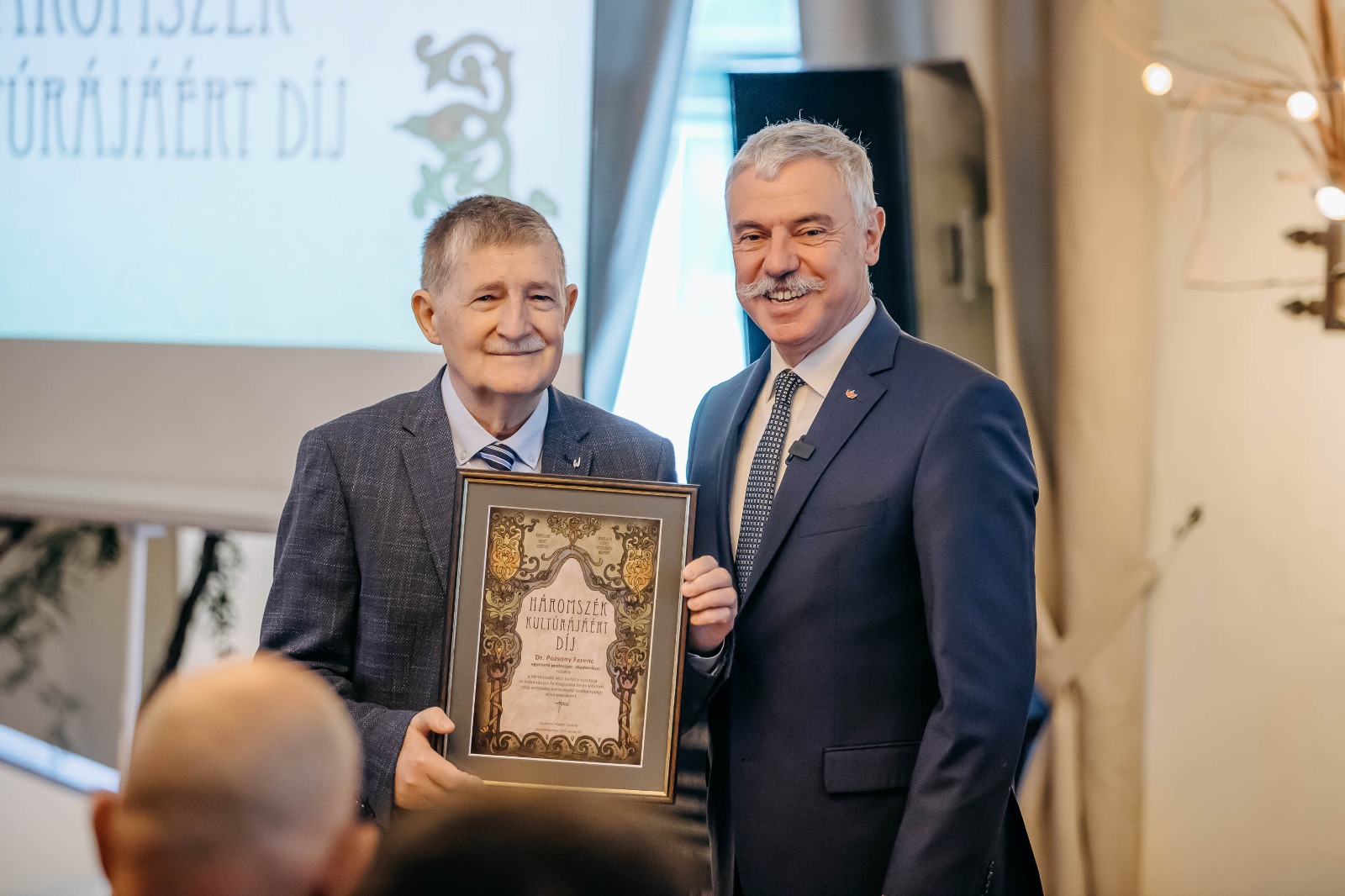 Nemcsak tudást, látásmódot adott át. Dr. Pozsony Ferenc kapta a Háromszék Kultúrájáért díjat